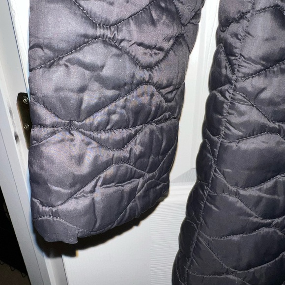 The North Face Women's ThermoBall Insulated Black Hooded Parka II - Picture 3 of 10